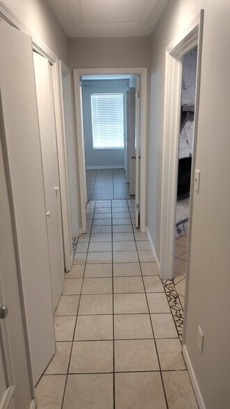Building Photo - 2842 Villa Woods Cir