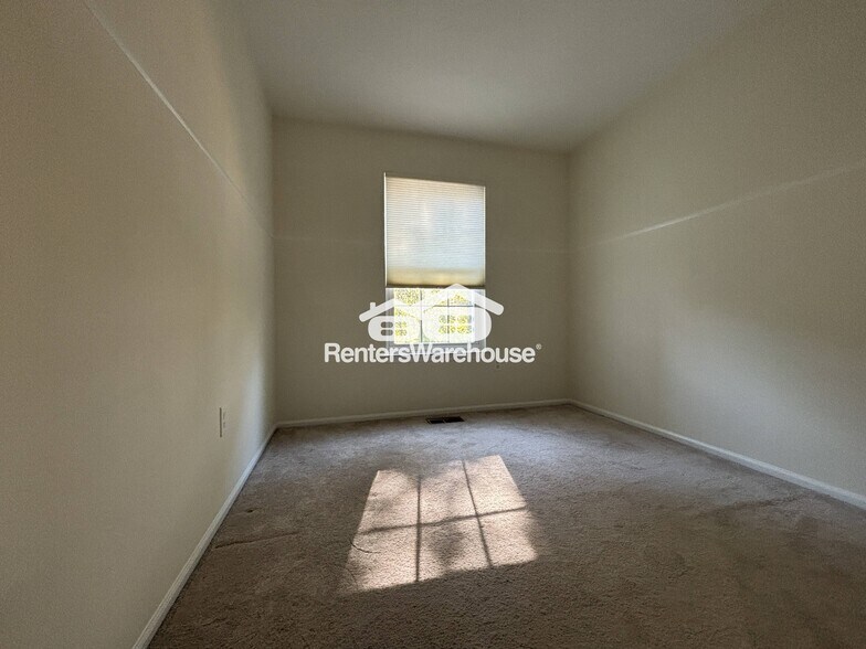 Building Photo - 7429 Setting Sun Way