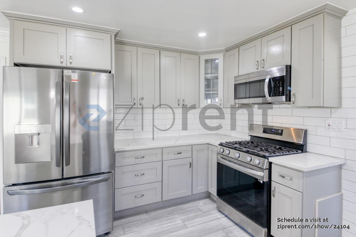 Building Photo - 1301 Prado St