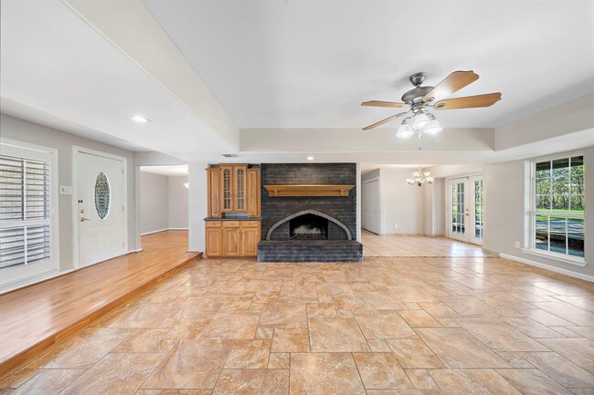 Building Photo - 7710 Antoine Dr
