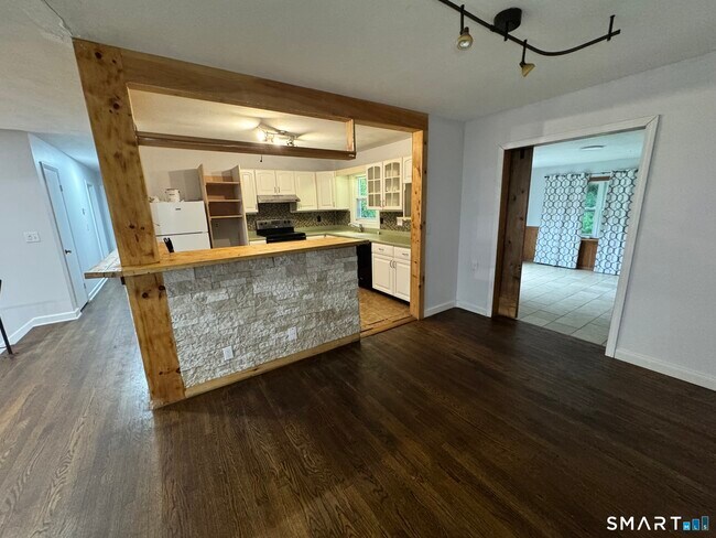 Building Photo - 9 Fulmore Dr