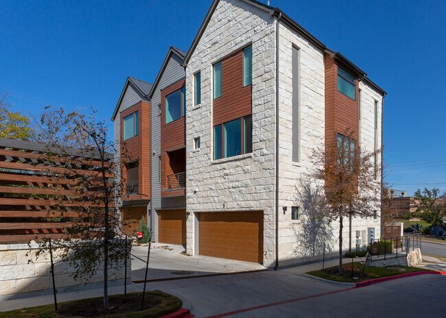 Building Photo - 3100 Menchaca Rd