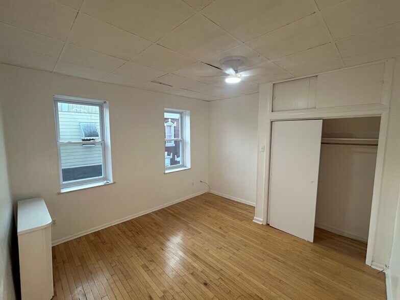 Building Photo - 2309 S Darien St