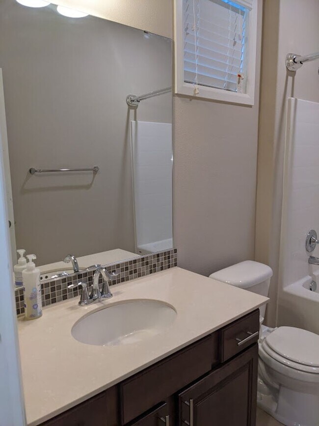 Building Photo - Northshore, Bothell, Millcreek 4 bedroom Home Special offer!