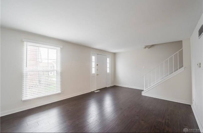 Building Photo - 1408 Long Island Ct