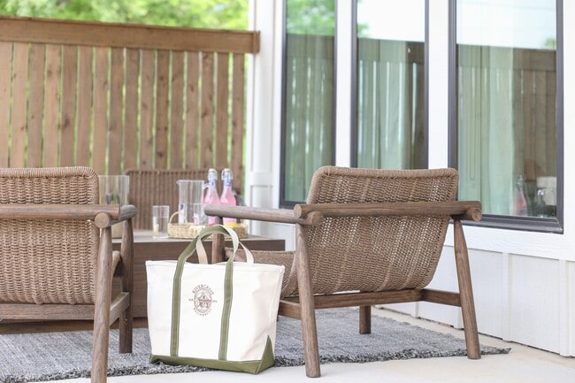 Building Photo - 279 N Richards Ave