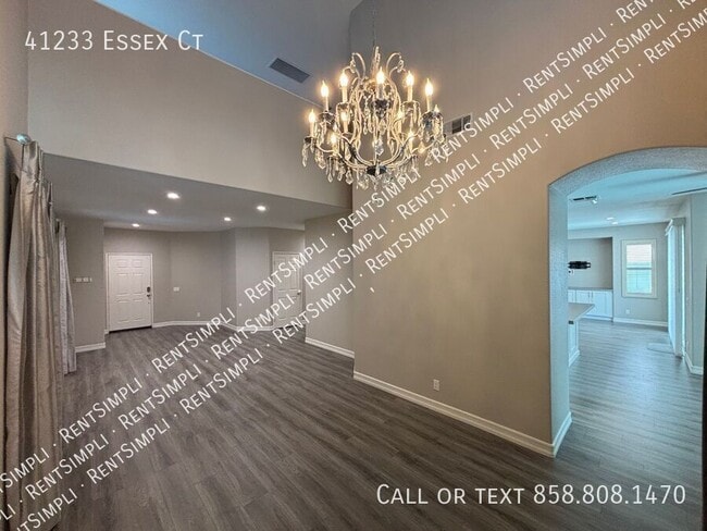 Building Photo - 41233 Essex Ct
