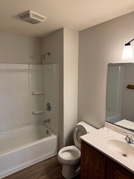 Building Photo - 614 Randolph St