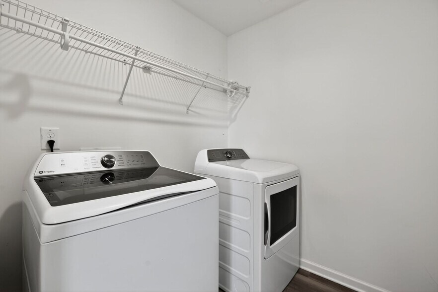 Building Photo - 419 Matera Dr NW