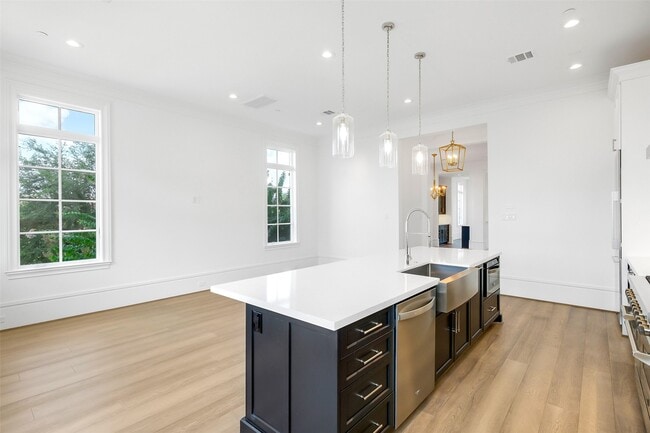 Building Photo - 39 Crain Sq Blvd