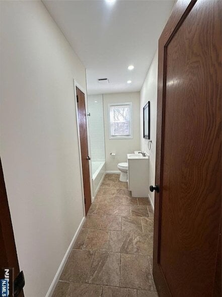 Building Photo - 60 Chamberlain Ave