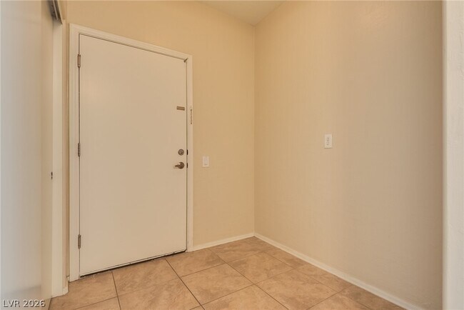 Building Photo - 6868 Sky Pointe Dr