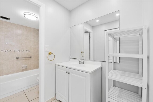 Building Photo - 16710 NE 9th Ave