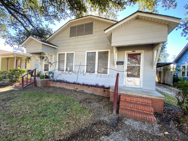 Building Photo - Modern Upgrades + Classic Charm – 2BR Dupl...