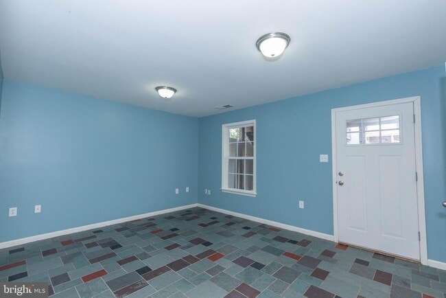 Building Photo - 228 Morlatt Ln