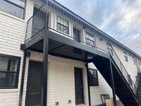 Building Photo - 396 Linden Ave NE