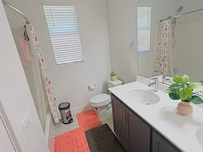 Building Photo - Beautiful Newer Pittsburg Home – 4 Bd, 3 Ba, close to BART Freeway and Shopping!