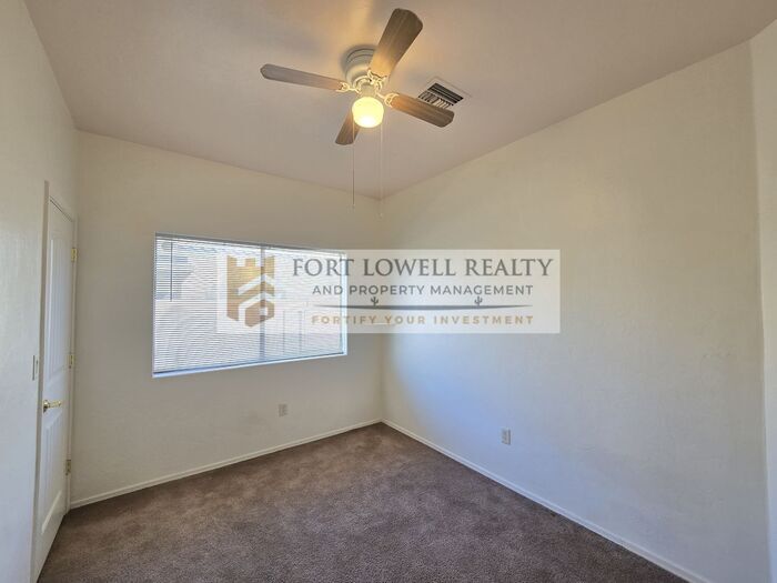 Building Photo - 920 W Starr Pass Blvd