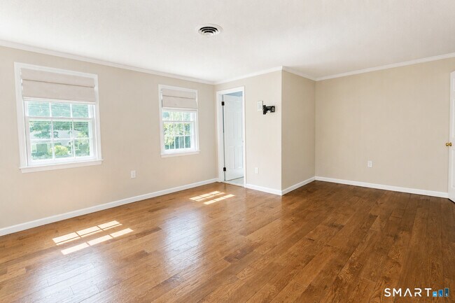 Building Photo - 50 Fox Den Rd