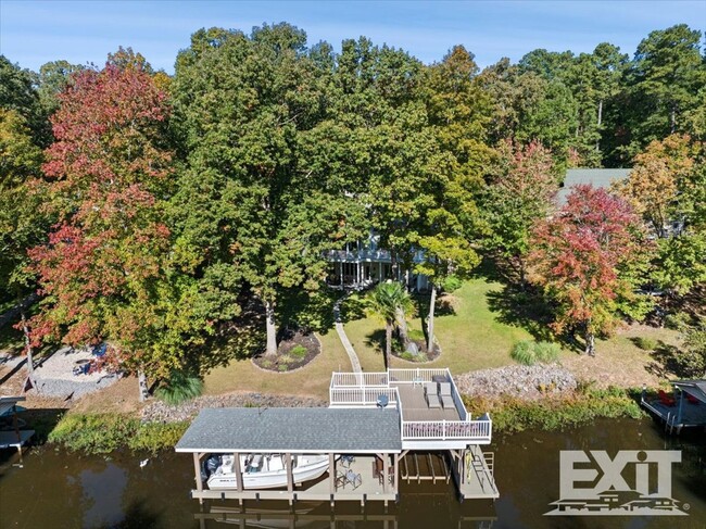 Building Photo - Incredible Lake House in Gaston Heights