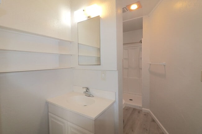 Building Photo - Lincoln Avenue