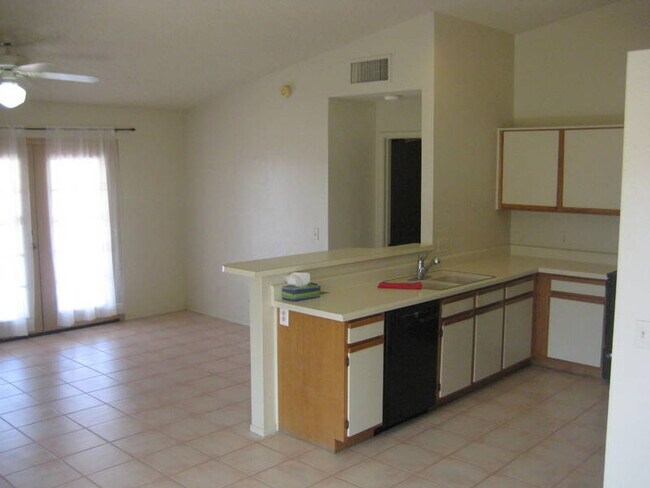Building Photo - 10106 Cll Del Este