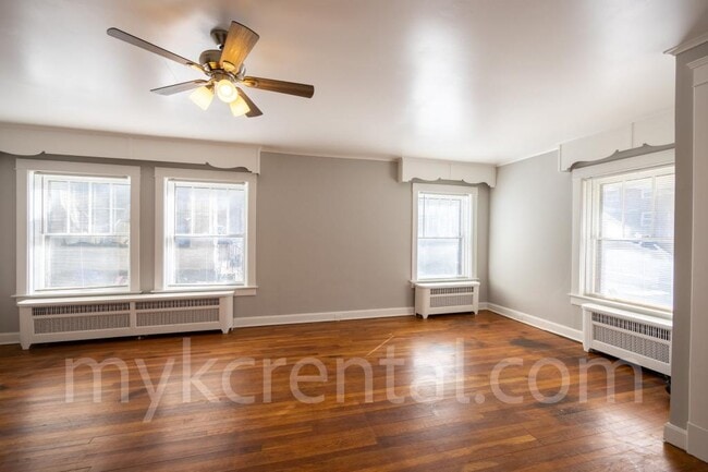 Building Photo - 17 S 17th St