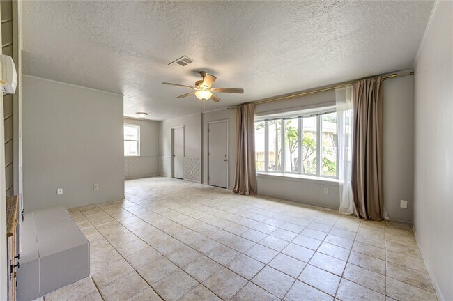 Building Photo - 16019 Fathom Ln