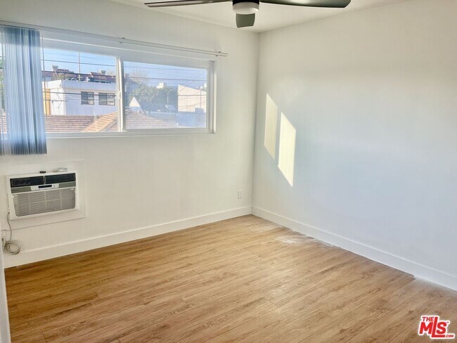 Building Photo - 3824 Keystone Av
