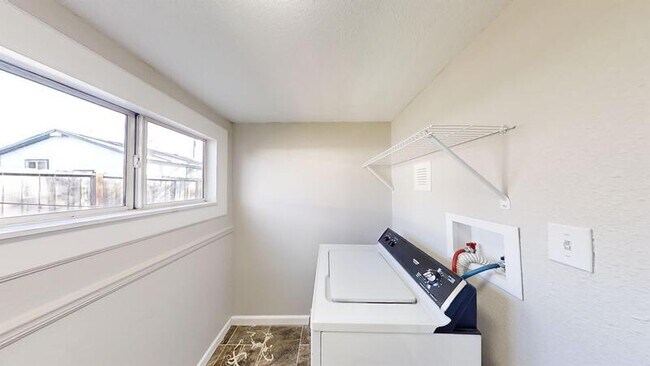 Building Photo - 219 N Institute St