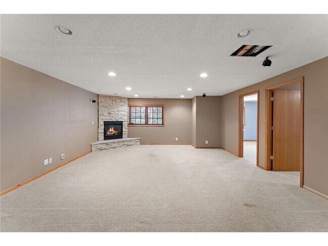 Building Photo - 7590 4th St Ln N