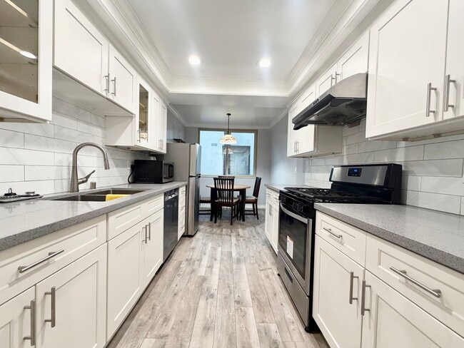 Building Photo - All utilities included 1 bedroom walking distance to Cal Tech