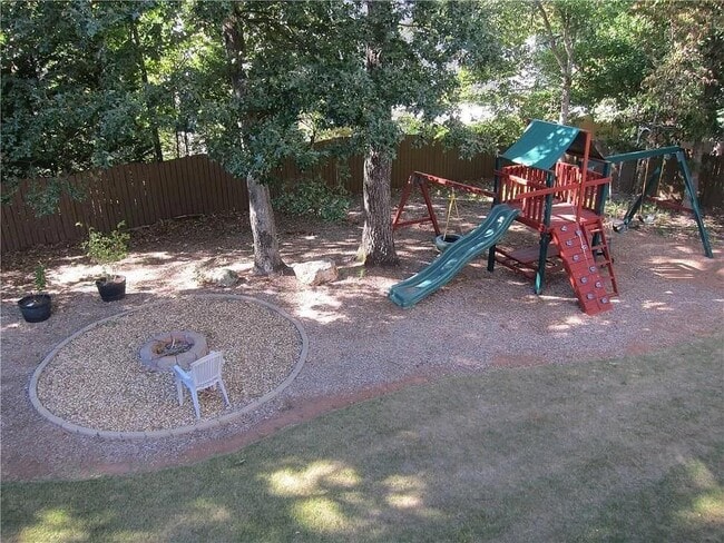 Building Photo - 4026 Palisades Main