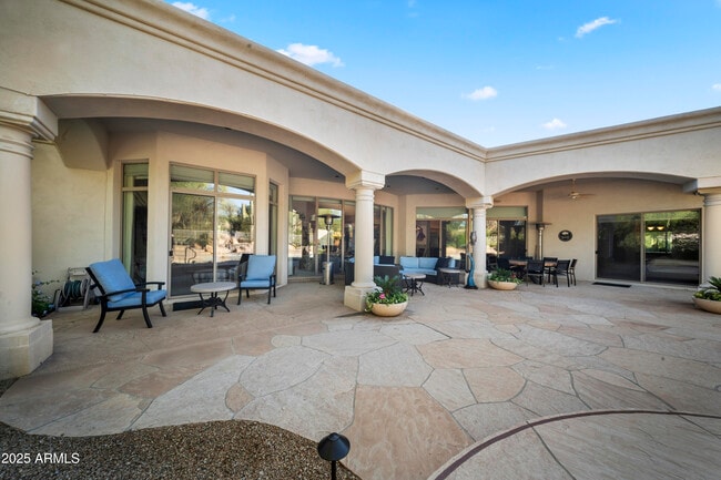 Building Photo - 8350 E Via Del Sol Dr