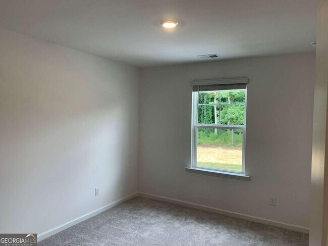 Building Photo - 200 Dragon Dr