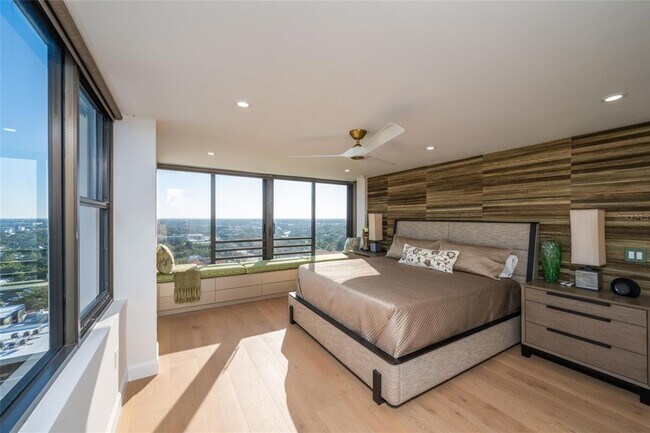 Building Photo - 770 S Palm Ave