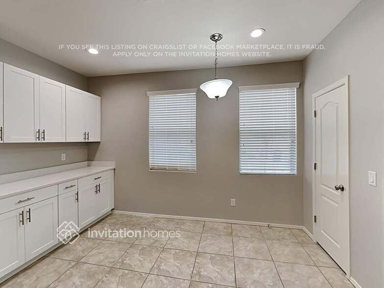 Building Photo - 6369 S Forest Ave