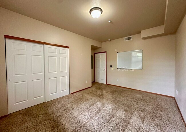 Building Photo - 1850 SW Scenic Heights St