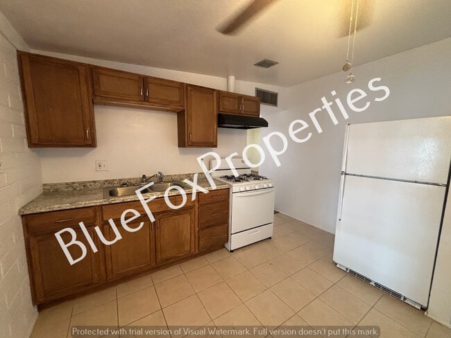 Building Photo - 1228 E Kentucky St