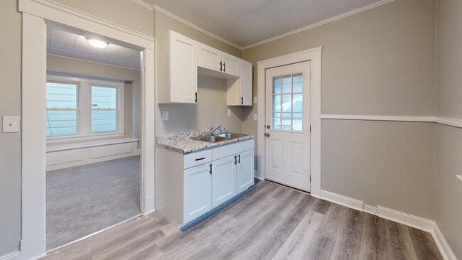 Building Photo - Brooklyn Centre neighborhood - 3  bedroom/...