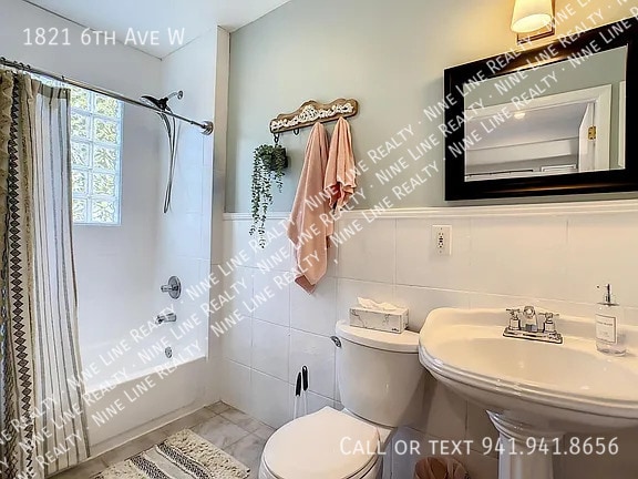 Building Photo - 1821 6th Ave W