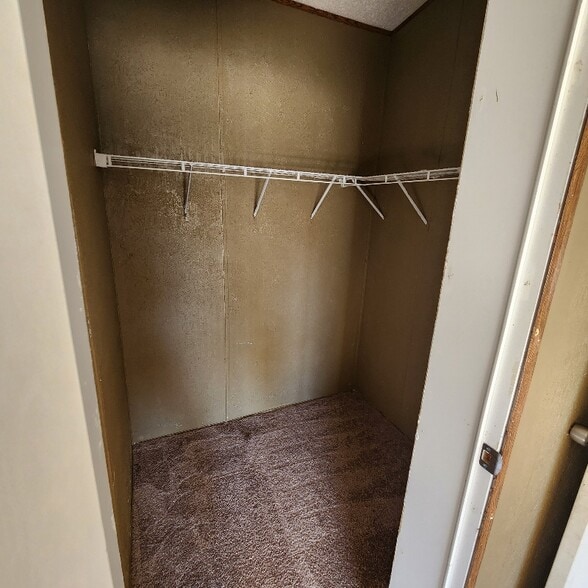 Building Photo - 15271 Country W Dr