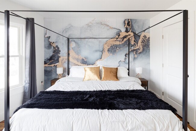 Building Photo - 10628 Lee Ave