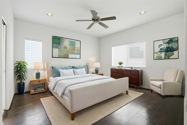 Building Photo - 4704 Crawford St