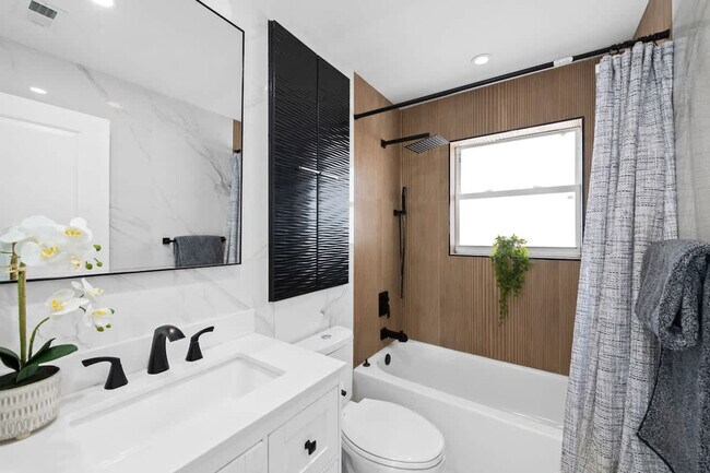 Building Photo - 871 NW 23rd Terrace