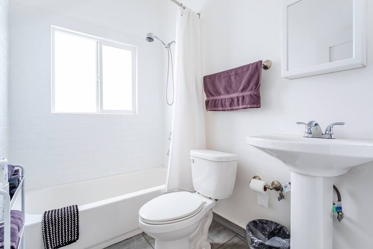 Building Photo - 1806 Washington Way