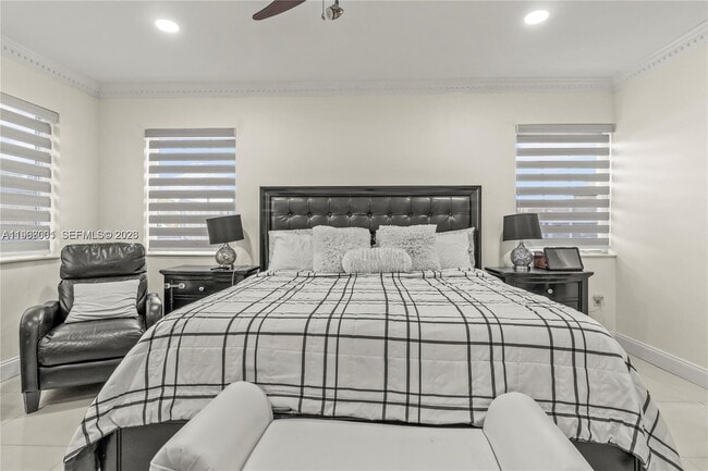 Building Photo - 860 Curtiss Dr