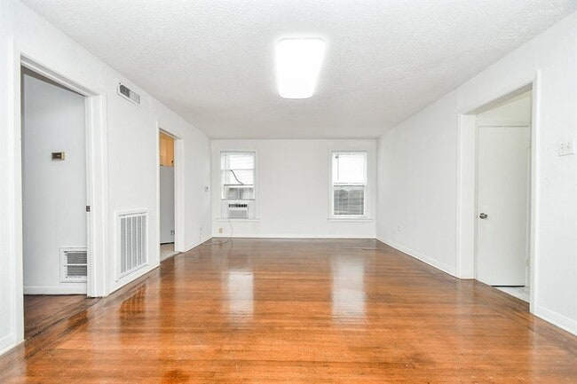 Building Photo - 4416 Mt Vernon St