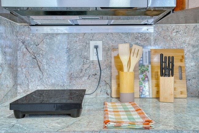 Building Photo - 2741 SW 67th Ave