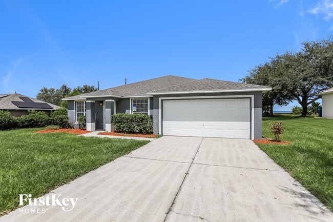 Building Photo - 1739 Crowned Ave